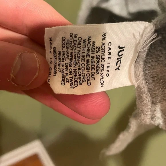 JUICY COUTURE GRAY SWEATER Sz MEDIUM - Picture 7 of 7